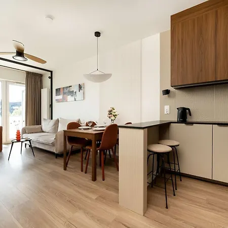 Prestizowe Z Widokiem Na Rzeke I Parkingiem By Renters Prestige Апартаменти *